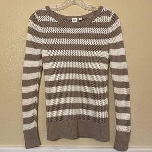 Gap sweater